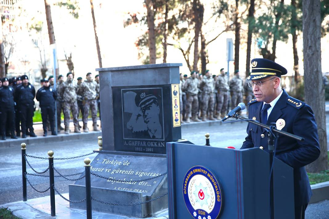 Şehit Emniyet Müdürü Ali Gaffar Okkan için Sakarya ve Diyarbakır'da anma töreni - Resim: 1